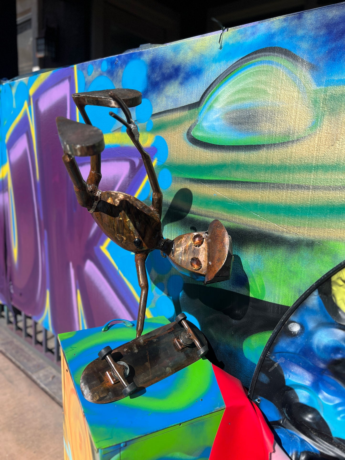 Badass Alien Metal Art Skateboarding Sculpture